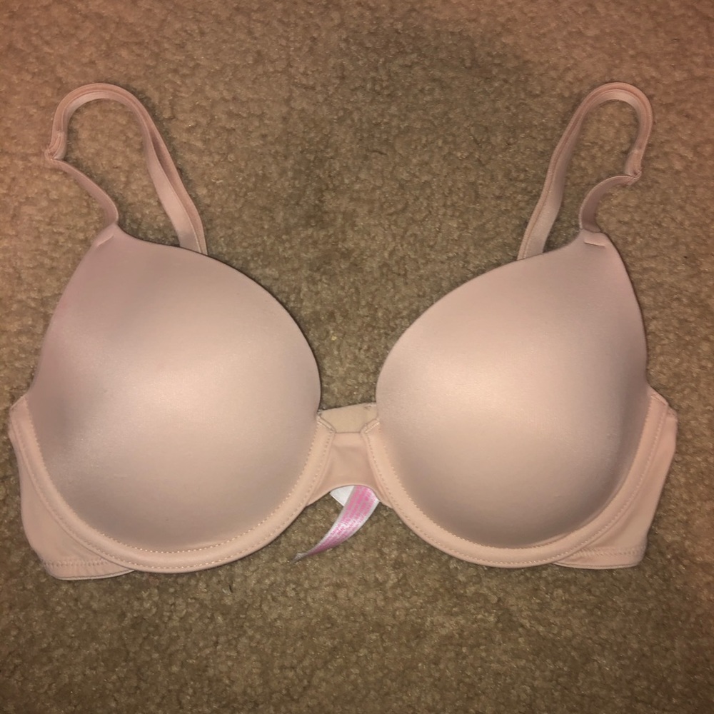 BRAND NEW VICTORIAS SECRET PINK BRA